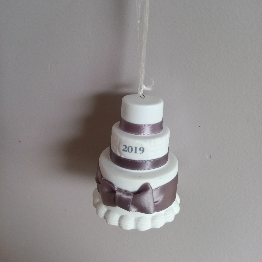 Wedding cake ornament
